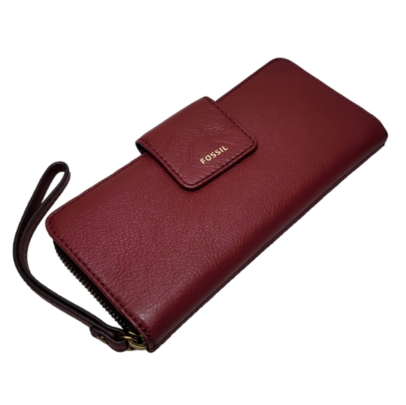 Fossil Red Velvet Leather Madison Clutch Wallet - Picture 2 of 6